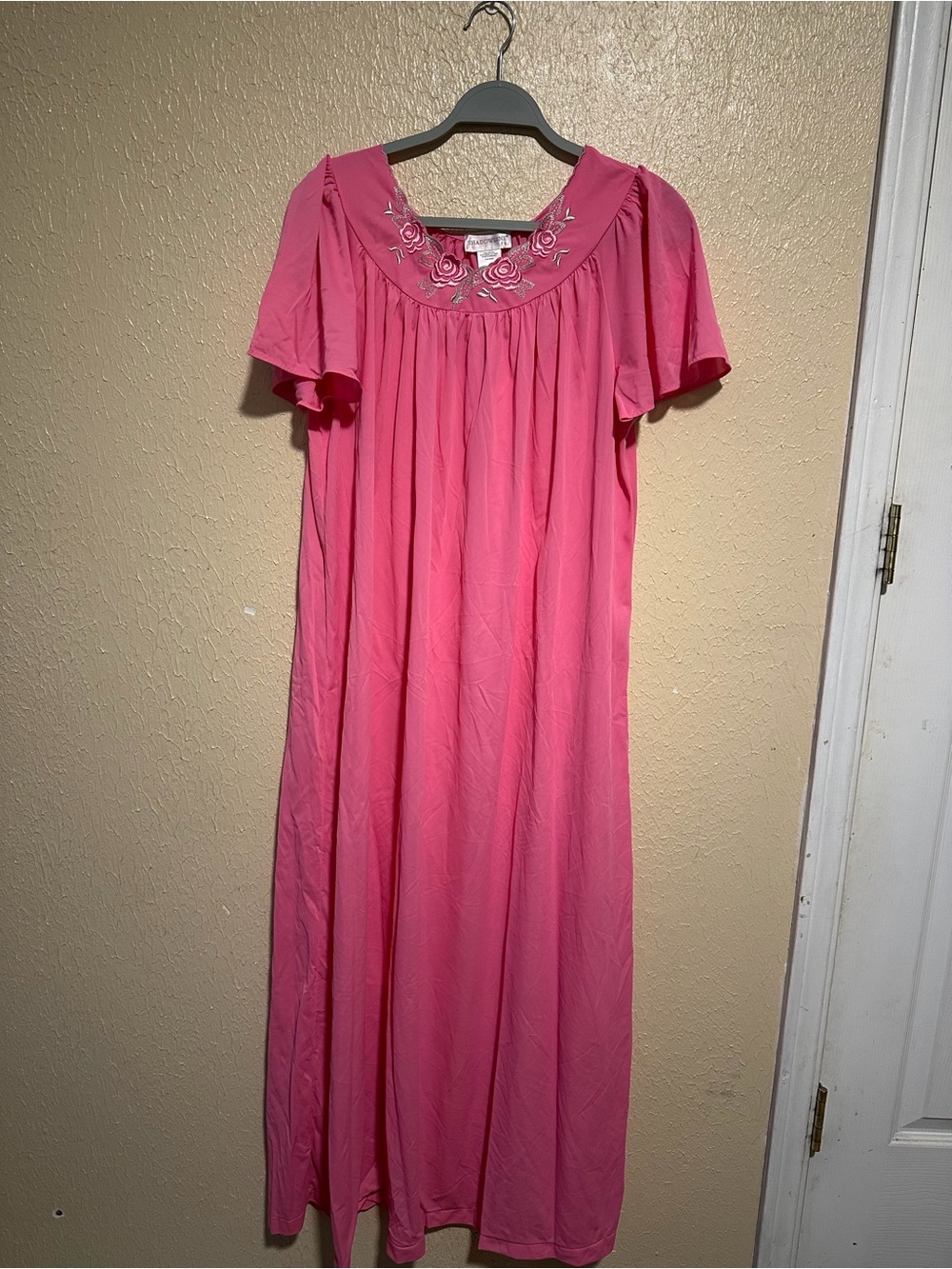 Shadowline Nightgown Pink Embroidered Floral Size Large